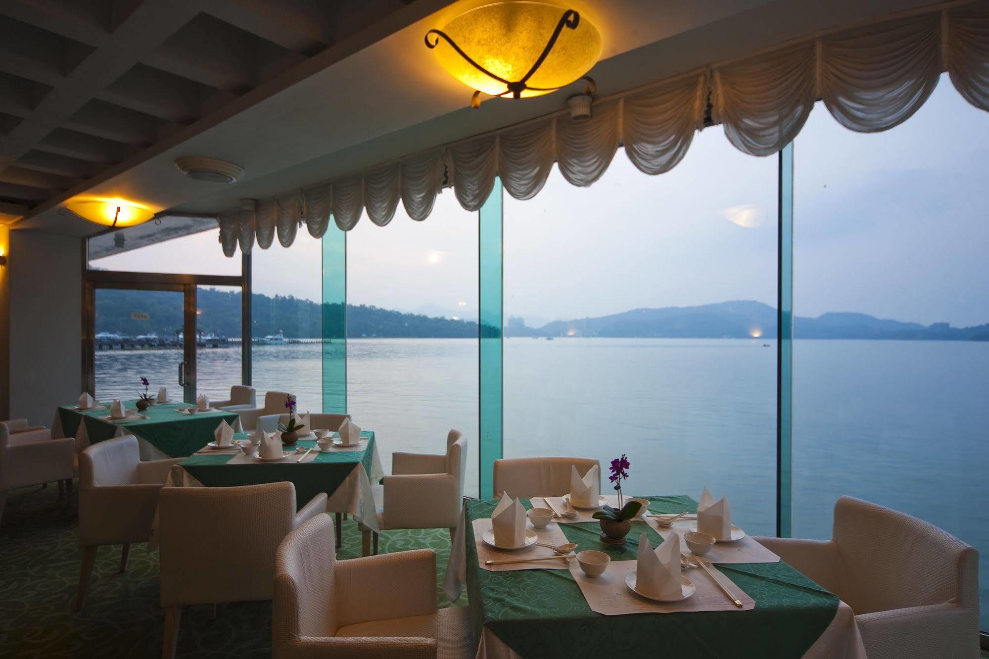 The Richforest Hotel- Sun Moon Lake Yuchi Bagian luar foto